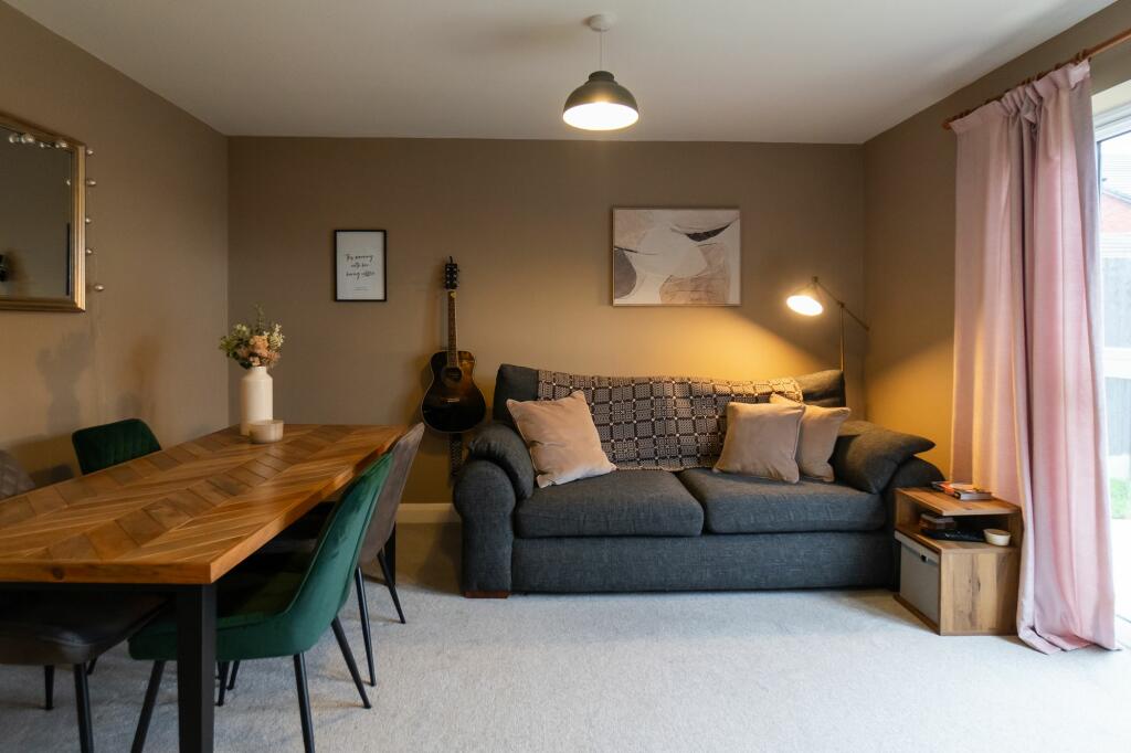Additional property image - Springwood Gate, Nuneaton, CV10