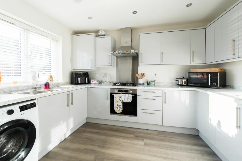 Additional property image - Springwood Gate, Nuneaton, CV10