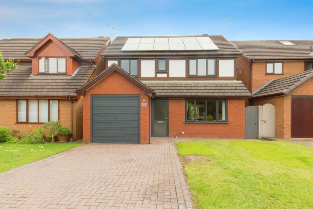 Main image of property: 32 Millbeck Close, Weston, Crewe, Cheshire, CW2 5LR