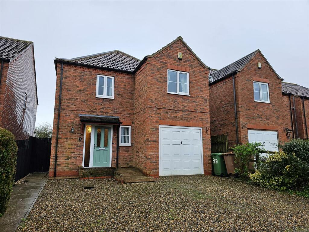 4 bedroom house for sale in 33 Main Street, Beeford, Driffield, YO25