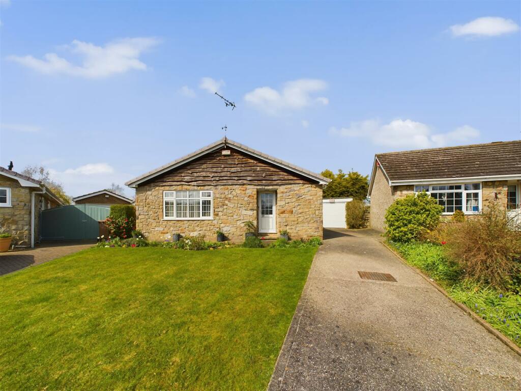 2 bedroom detached bungalow for sale in 33 The Horseshoe, Driffield, YO25 6UW, YO25
