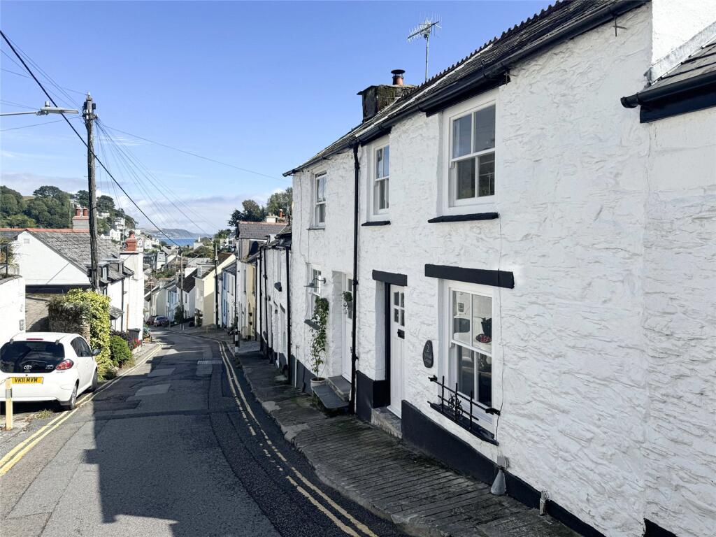 Main image of property: 2 Hillside, West Looe Hill