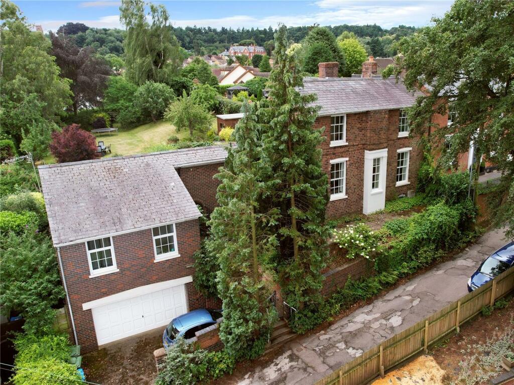 4 bedroom detached house for sale in Foster Street, Kinver, Stourbridge