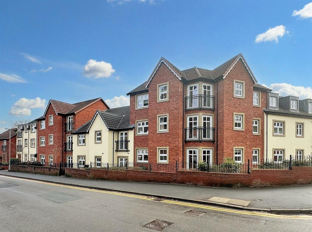 2 bedroom retirement property for sale in Stone Lane, Kinver
