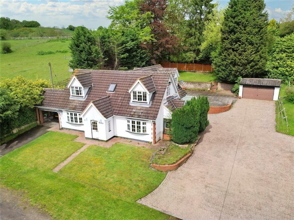 5 bedroom detached house for sale in Sheepwash Lane, Wolverley