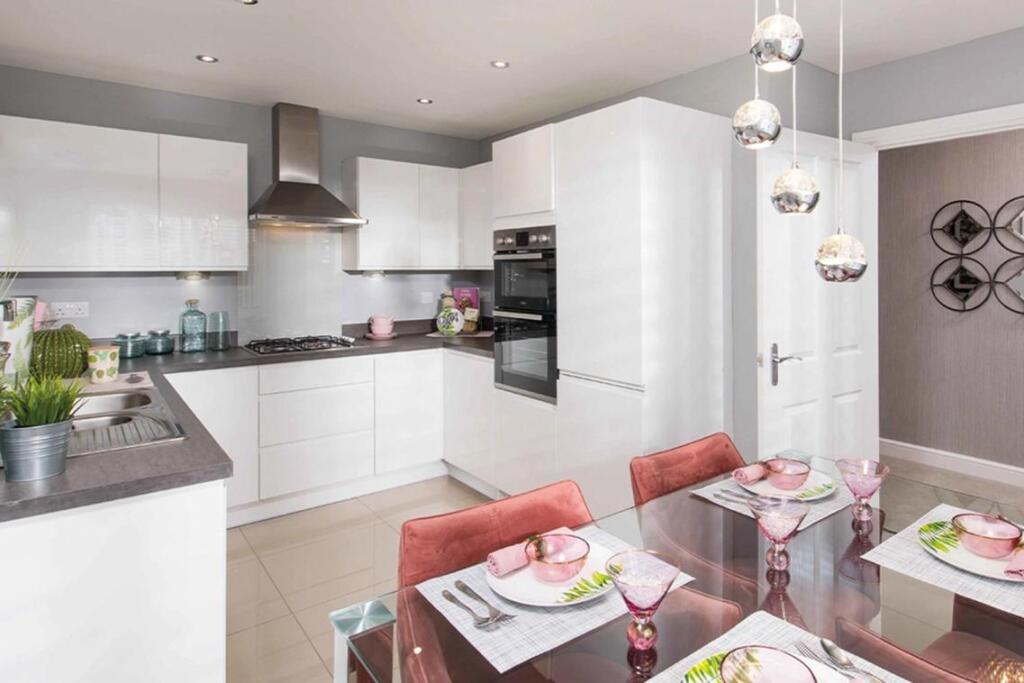 Main image of property: Hardingstone Landimore Road Northampton, Northamptonshire,
NN4 6BS
