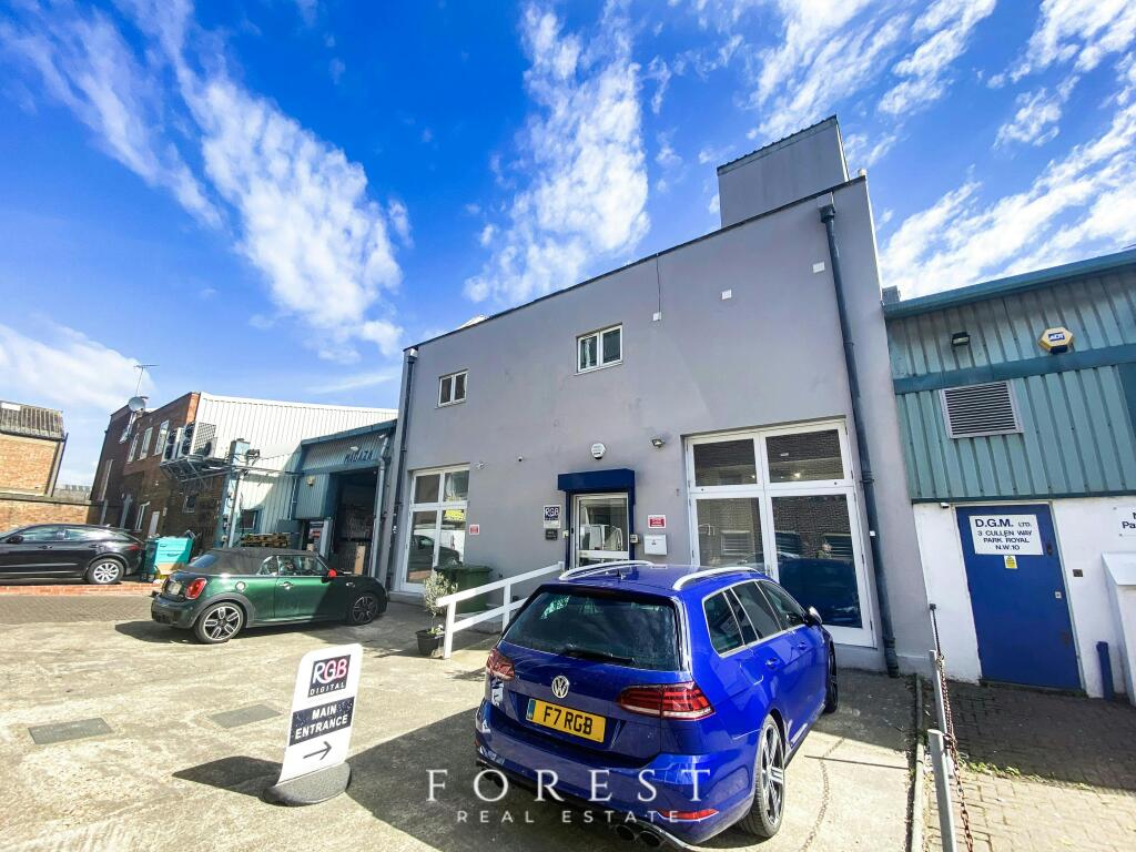 Unit 4 1a Cullen Way Park Royal London NW10 6JZ Industrial unit to let EXT 1.jpg