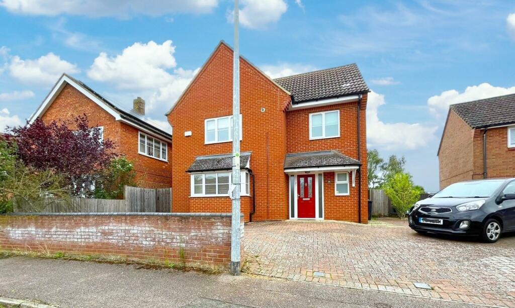 4 bedroom detached house for sale in The Paddocks, Potton, Sandy, SG19