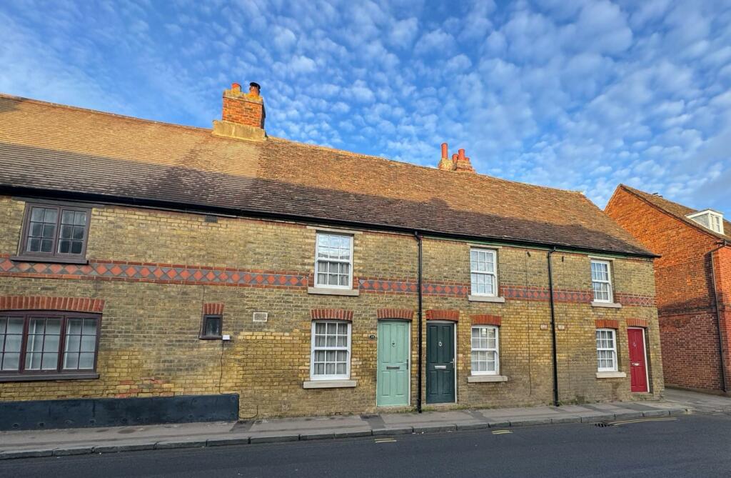 2 bedroom cottage for sale in Sun Street, Potton,, SG19