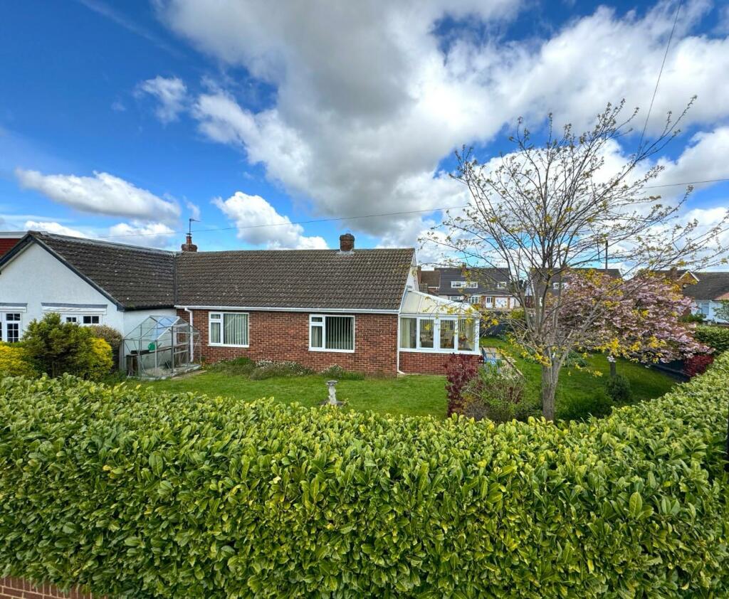 2 bedroom semidetached bungalow for sale in St. Margarets Gardens