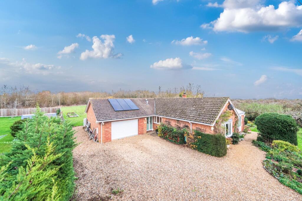 Main image of property: High Street, Tadlow