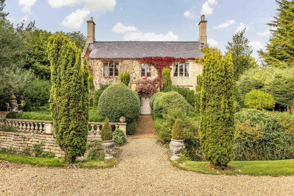Main image of property: Stroxton House, Stroxton, Grantham, Lincolnshire, NG33 5DD