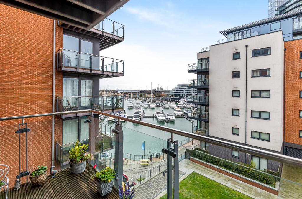 2 bedroom apartment for sale in Channel Way, Ocean Village, Southampton, SO14