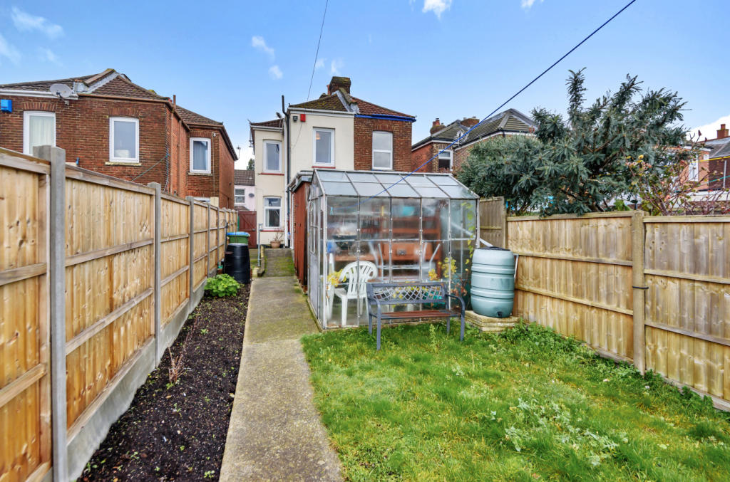 3 bedroom semidetached house for sale in Priory Road, St Denys