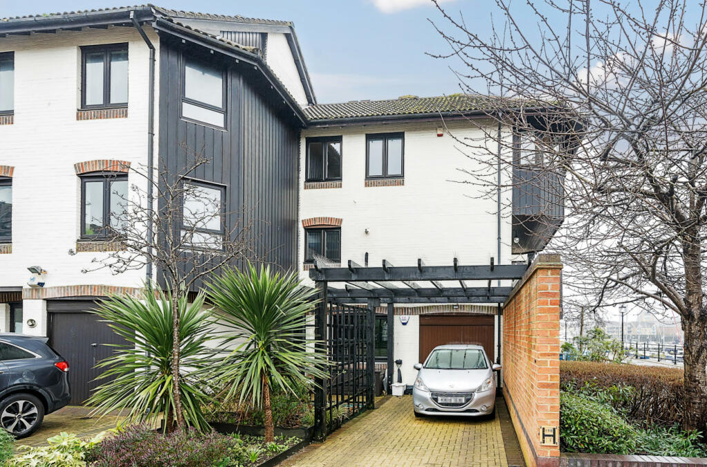 4 bedroom town house for sale in Channel Way, Ocean Village, Southampton, Hampshire, SO14