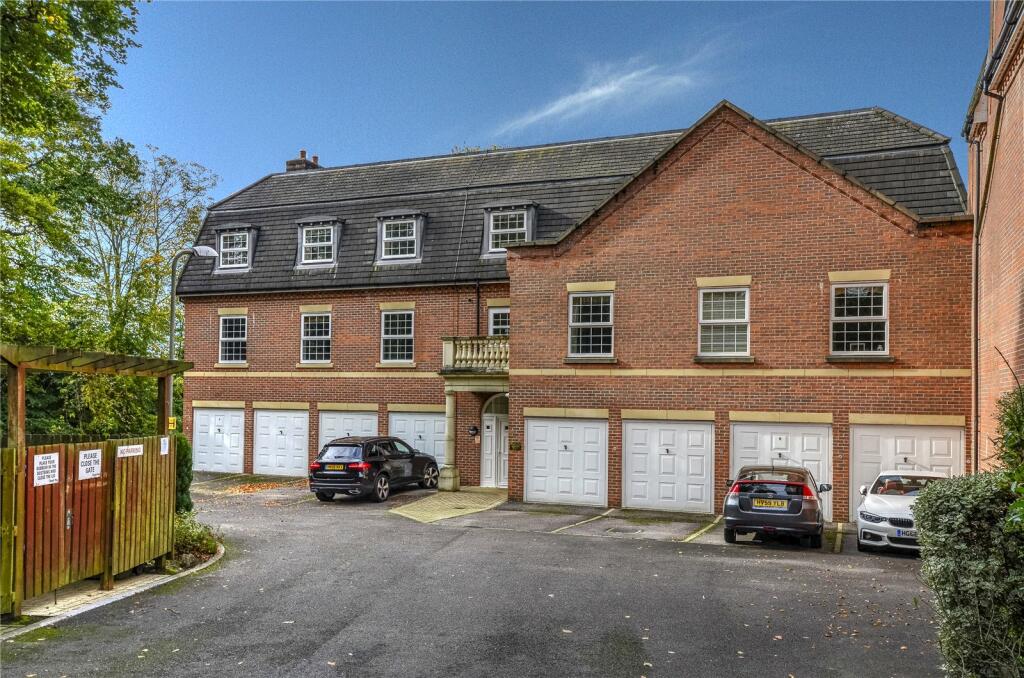 3 bedroom penthouse for sale in Newitt Place, Bassett, Southampton, Hampshire, SO16