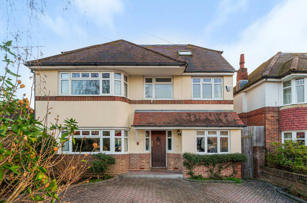 5 bedroom detached house for sale in Shanklin Road, Upper Shirley, Southampton, Hampshire, SO15