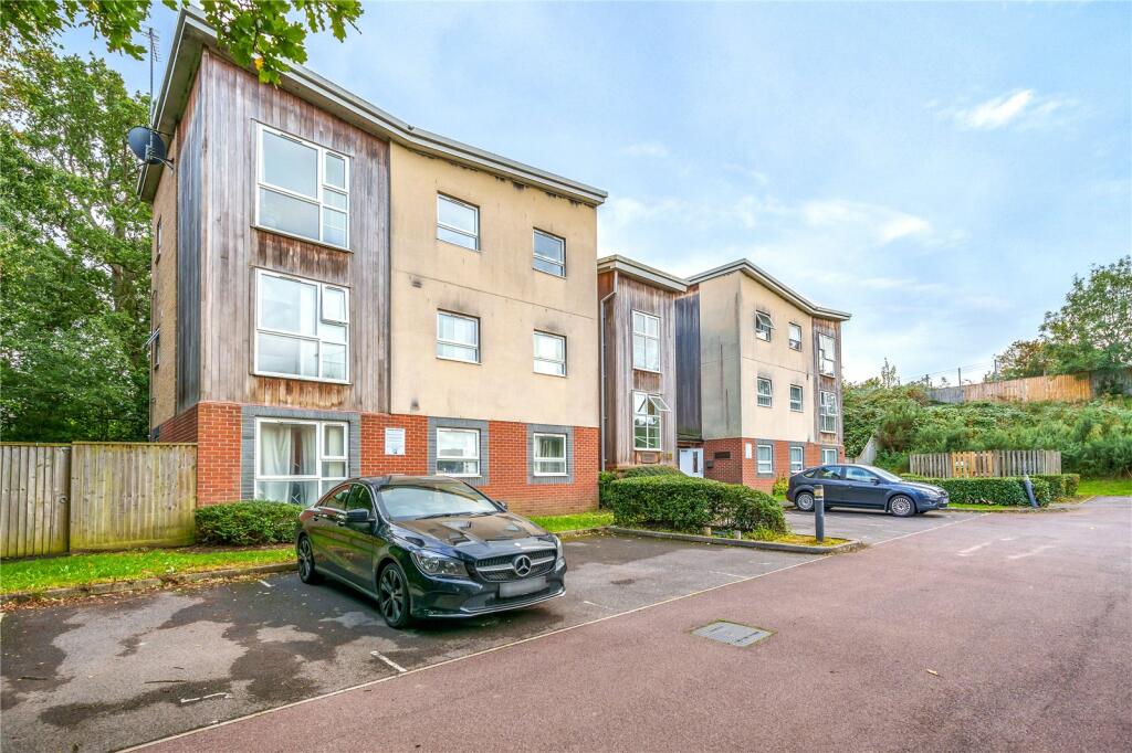 2 bedroom apartment for sale in Berwick Close, Lordshill, Southampton, SO16