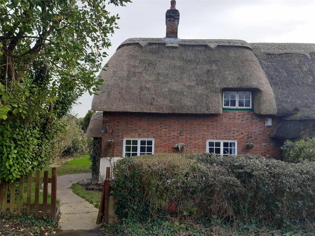 2 bedroom end of terrace house for sale in Bassett Green Village, Bassett, Southampton, Hampshire, SO16
