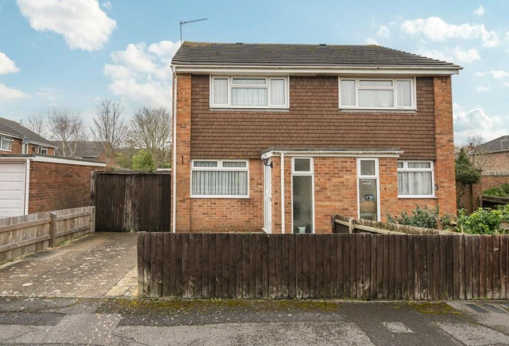 2 bedroom semi-detached house for sale in Charles Knott Gardens, Banister Park, Southampton, Hampshire, SO15