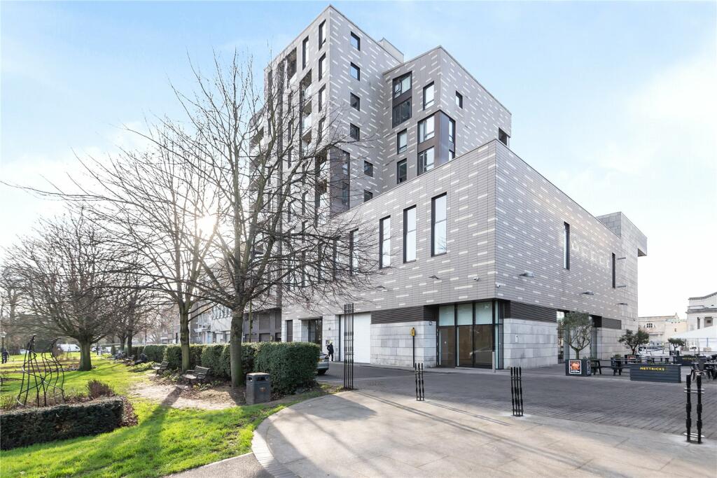 3 bedroom apartment for sale in Park Walk, Southampton, Hampshire, SO14