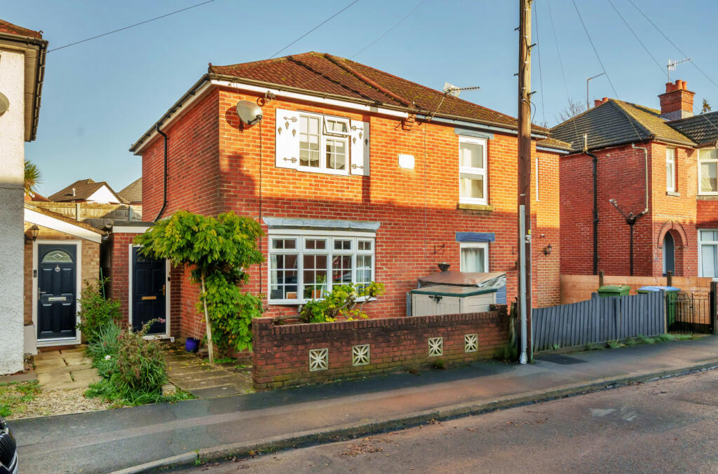 2 bedroom semi-detached house for sale in Pointout Road, Bassett, Southampton, Hampshire, SO16