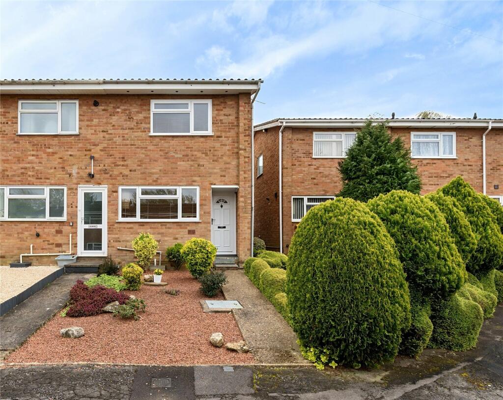 2 bedroom end of terrace house for sale in Dragoon Close, Sholing, Southampton, Hampshire, SO19