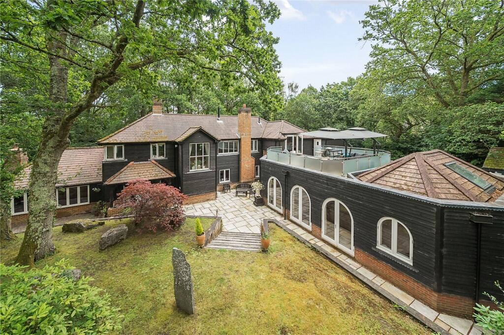 5 bedroom detached house for sale in Chilworth Grange, Chilworth