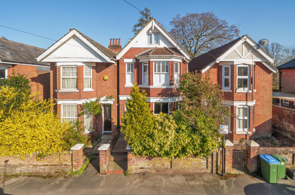 Main image of property: Heatherdeane Road, Highfield, Southampton, Hampshire, SO17