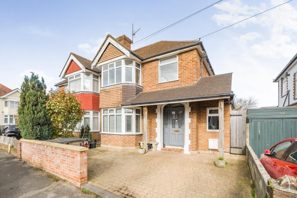 Main image of property: Dawlish Avenue, Upper Shirley, Southampton, Hampshire, SO15