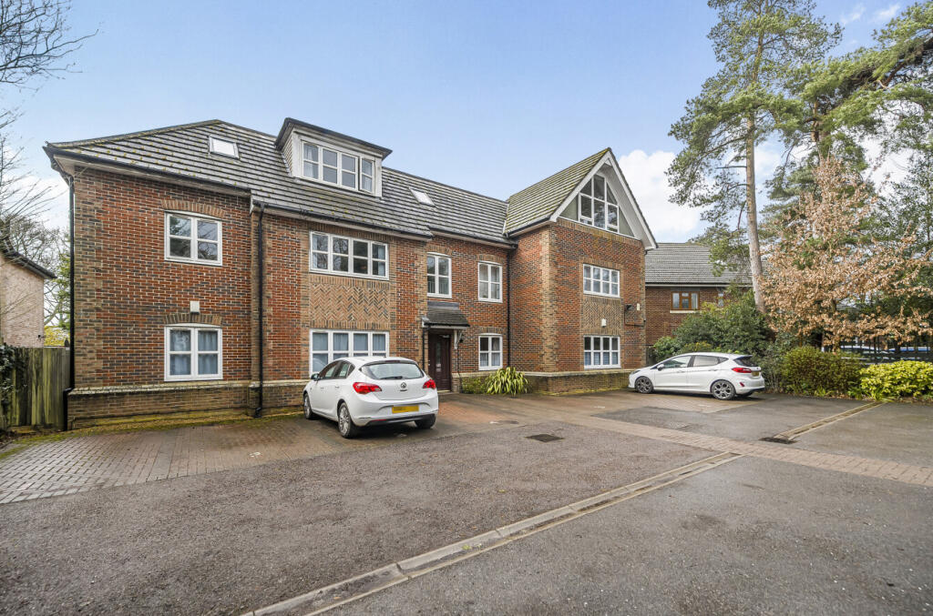 Main image of property: Bassett Avenue, Bassett, Southampton, Hampshire, SO16