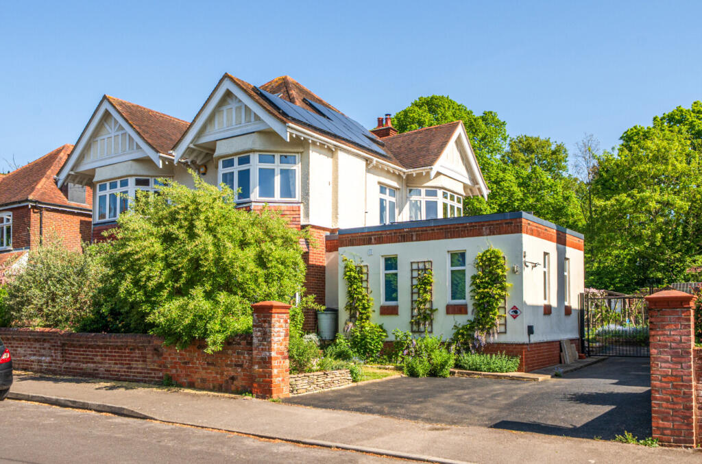 Main image of property: Oakmount Avenue, Highfield, Southampton, Hampshire, SO17