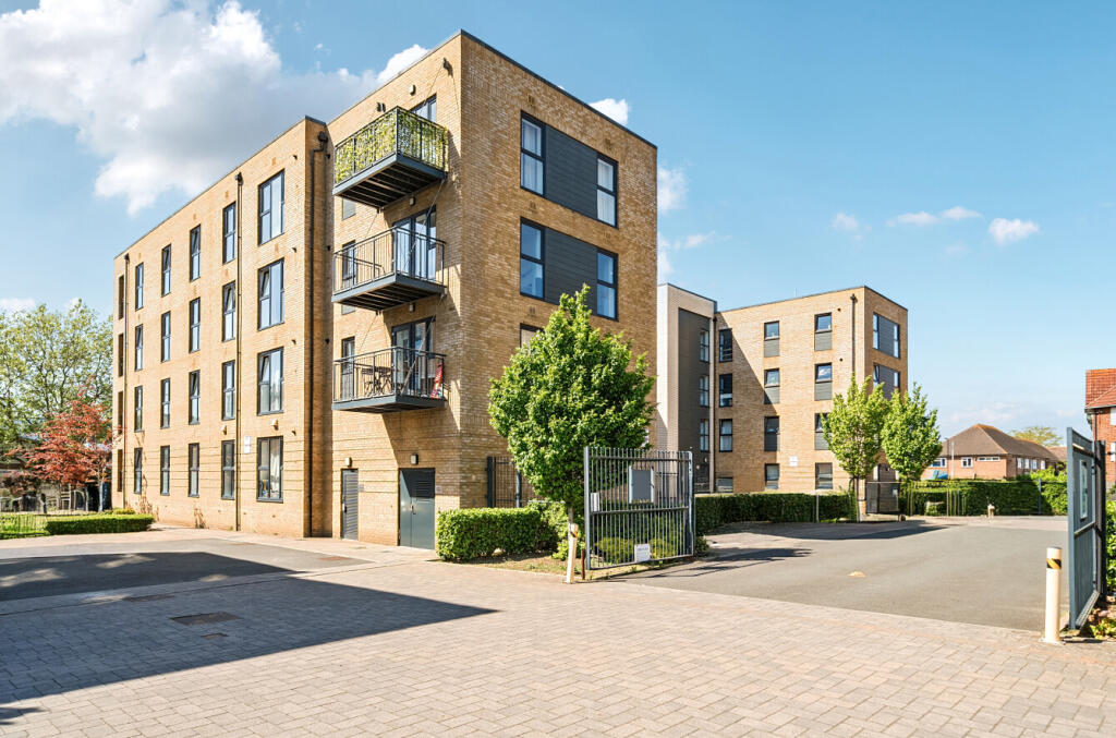 Main image of property: Albert Road North, Southampton, Hampshire, SO14