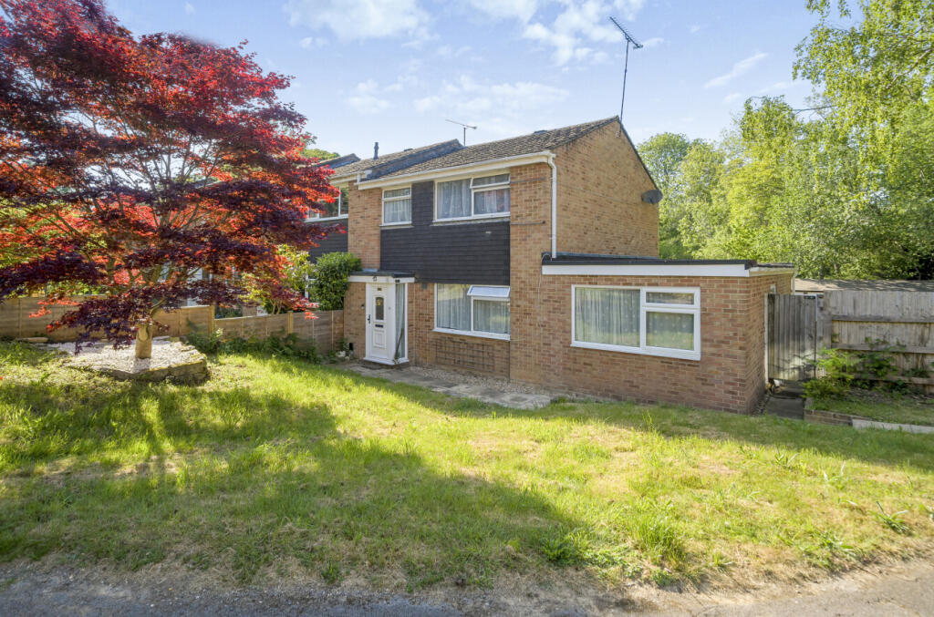 Main image of property: Oakwood Drive, Lordswood, Southampton, Hampshire, SO16