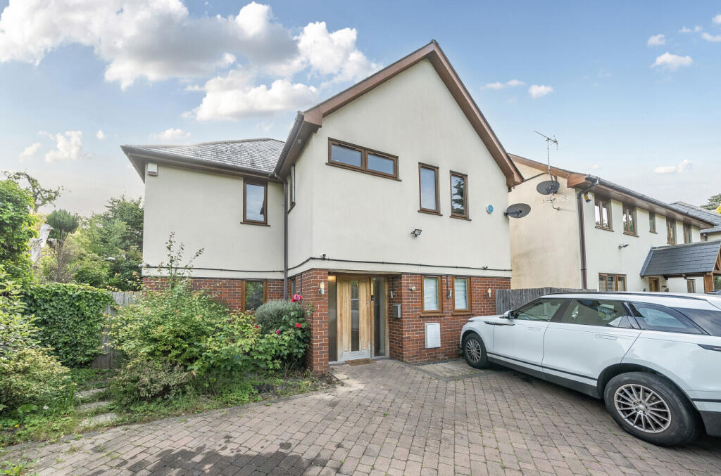 Main image of property: Bassett Avenue, Bassett, Southampton, Hampshire, SO16