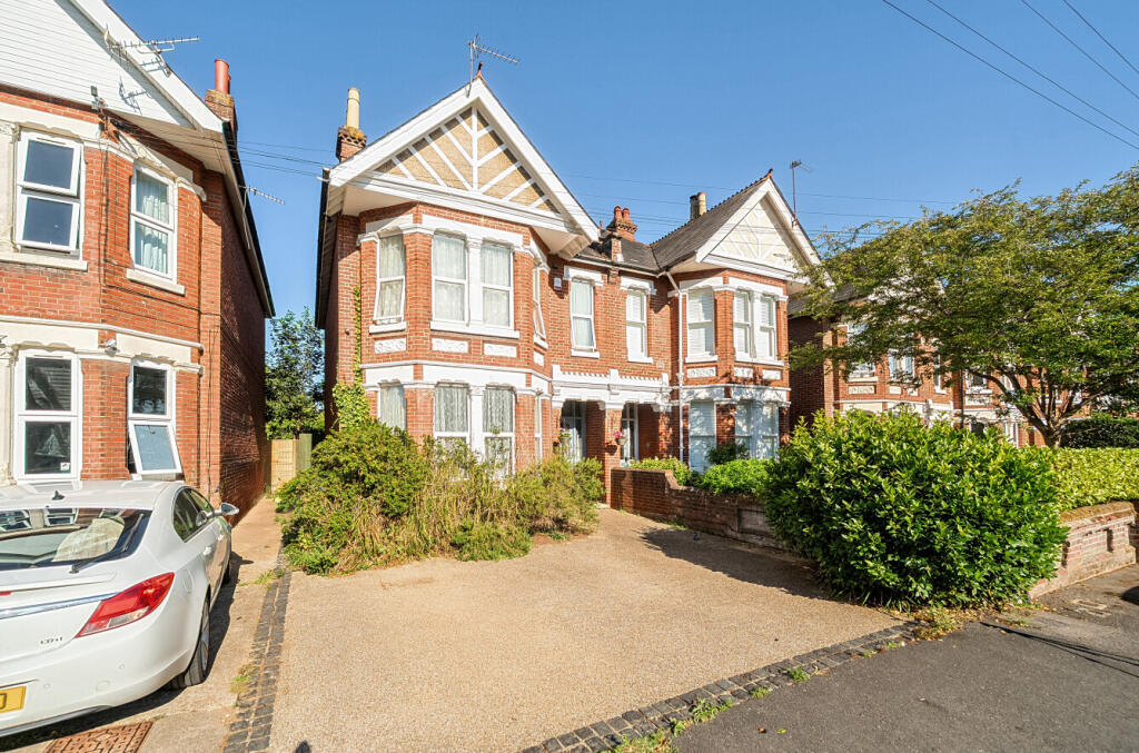 Main image of property: Thornbury Avenue, Shirley, Southampton, Hampshire, SO15
