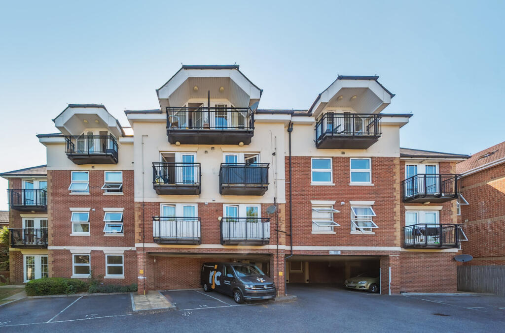 Main image of property: Hill Lane, Upper Shirley, Southampton, SO15