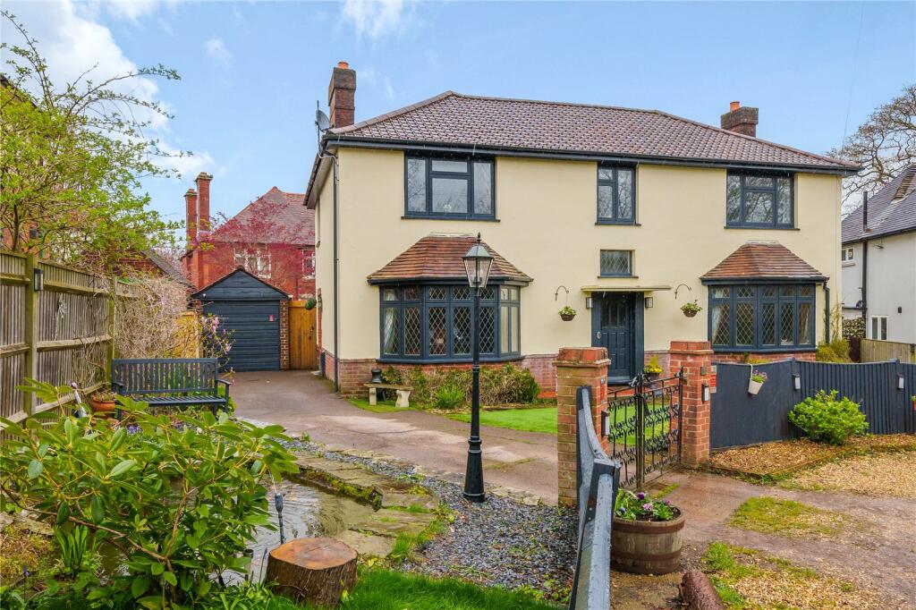 Main image of property: Oaklands Way, Bassett, Southampton, Hampshire, SO16