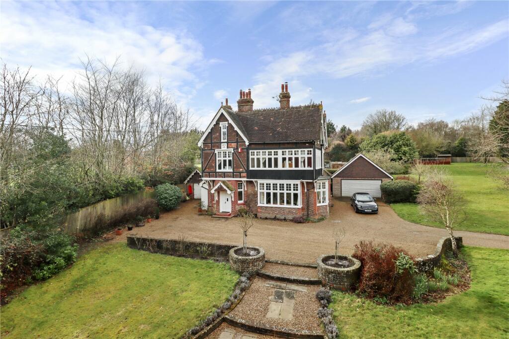 6 bedroom detached house for sale in Piltdown, Uckfield, Wealden, East