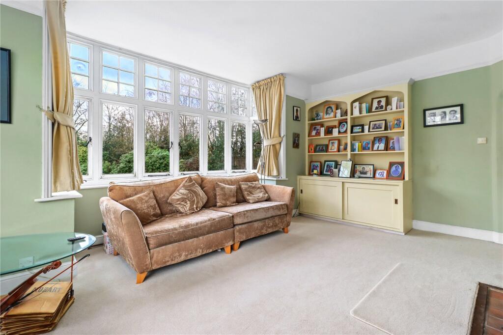 6 bedroom detached house for sale in Piltdown, Uckfield, Wealden, East