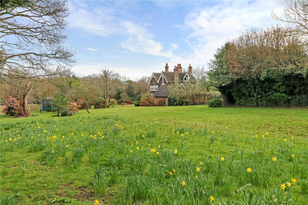 6 bedroom detached house for sale in Piltdown, Uckfield, Wealden, East