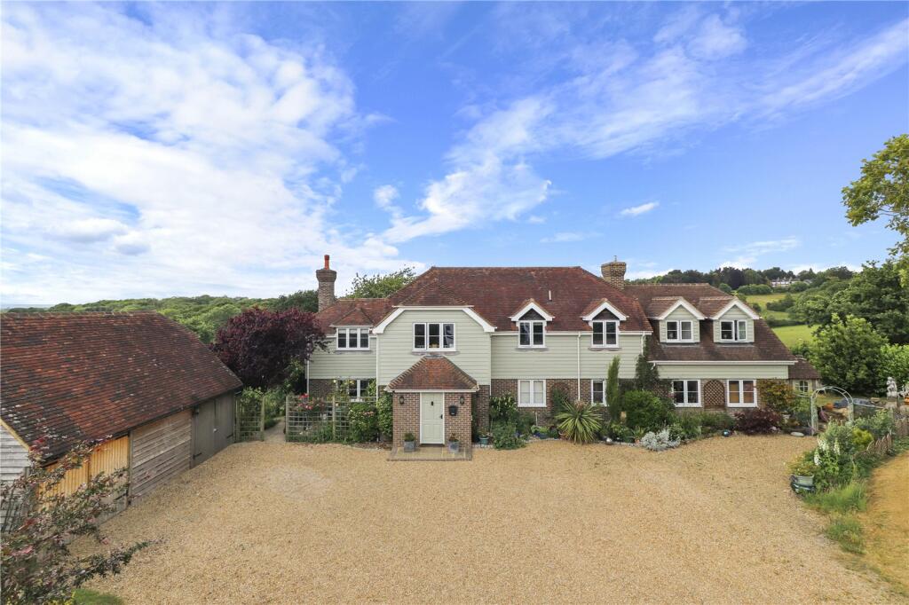 6 bedroom detached house for sale in Stunts Green, Herstmonceux