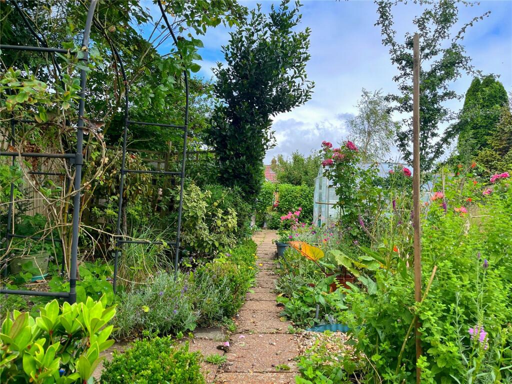 Additional property image - Cornmill Gardens, Polegate, East Sussex, BN26