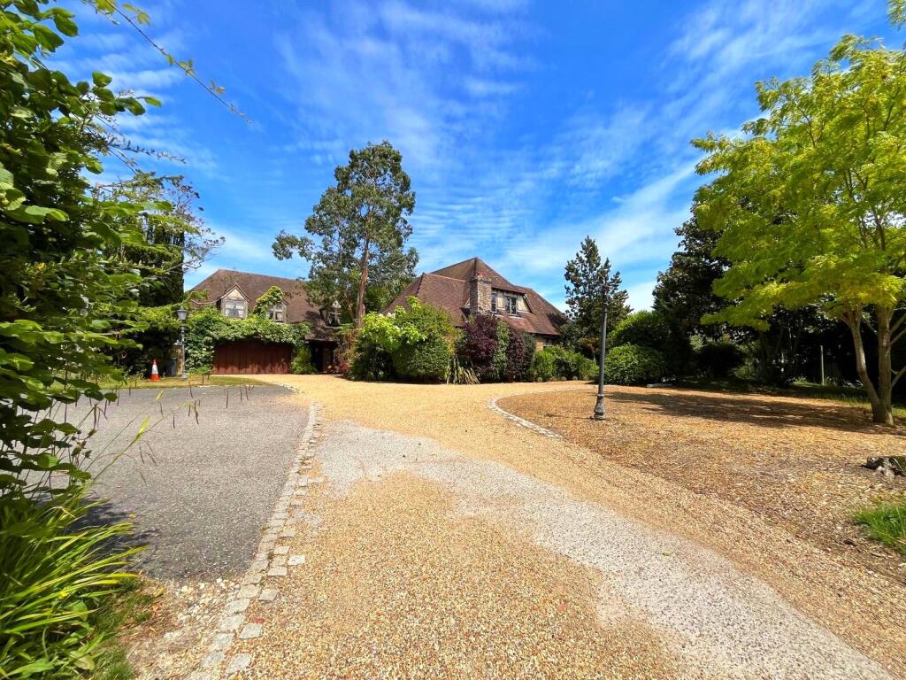 Main image of property: London Road, Hailsham, East Sussex, BN27