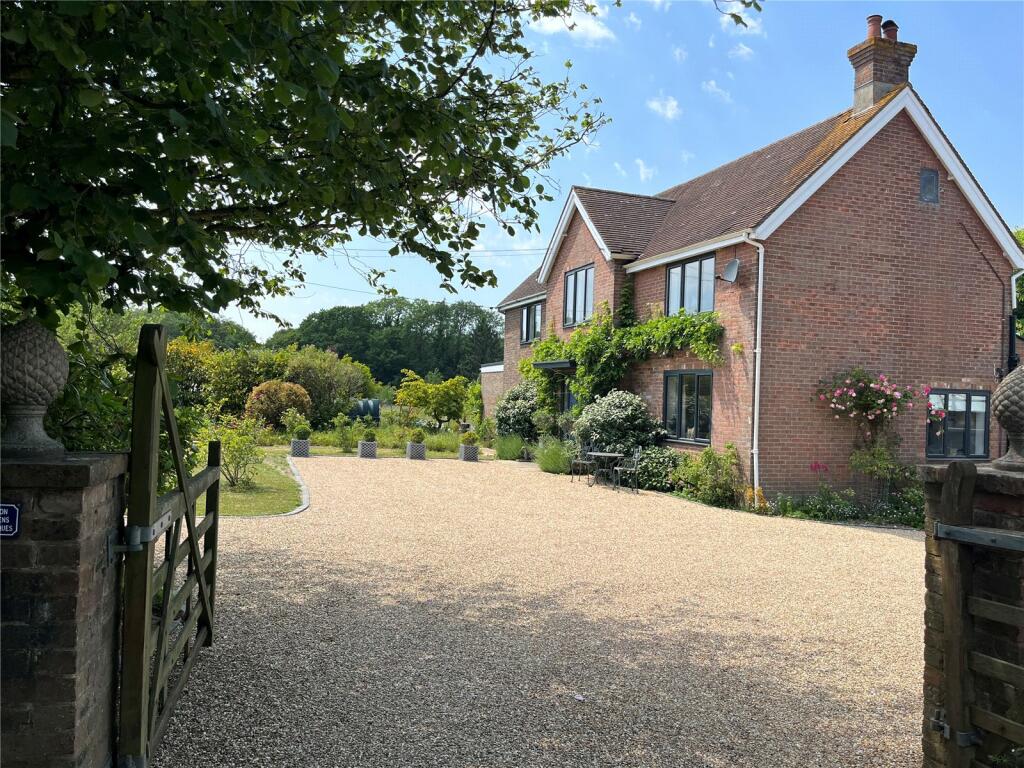 4 bedroom detached house for sale in South Lane, Dallington, East