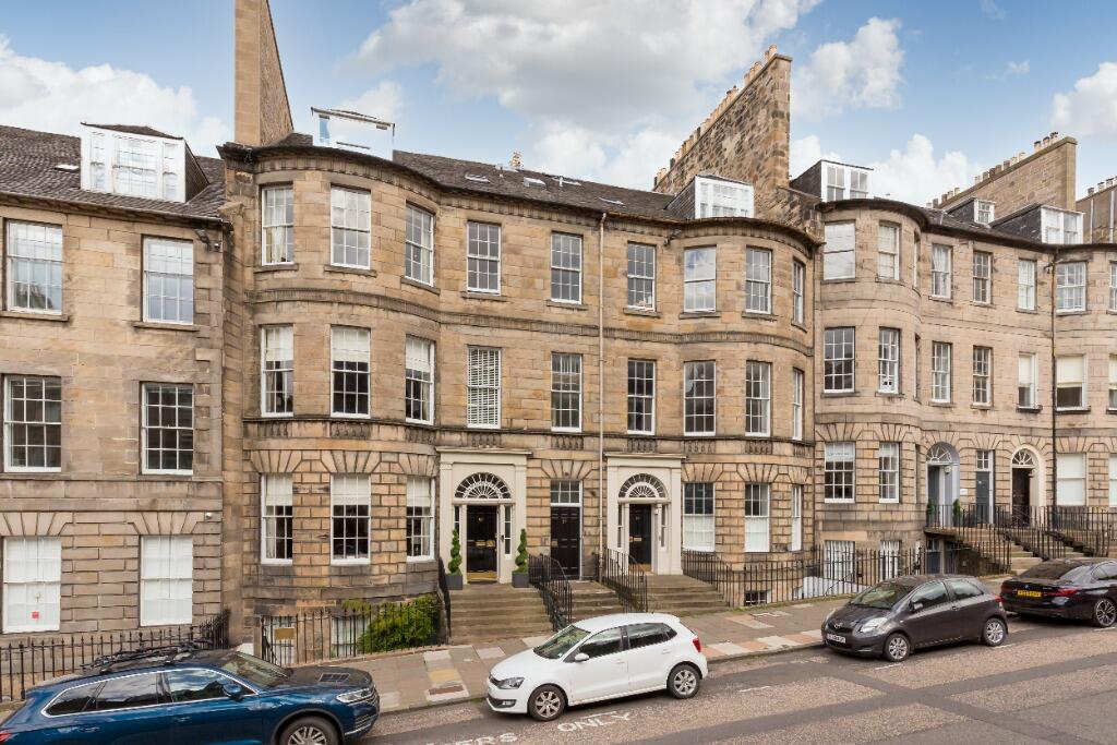 3 bedroom flat for rent in North Castle Street, New Town, Edinburgh, EH2