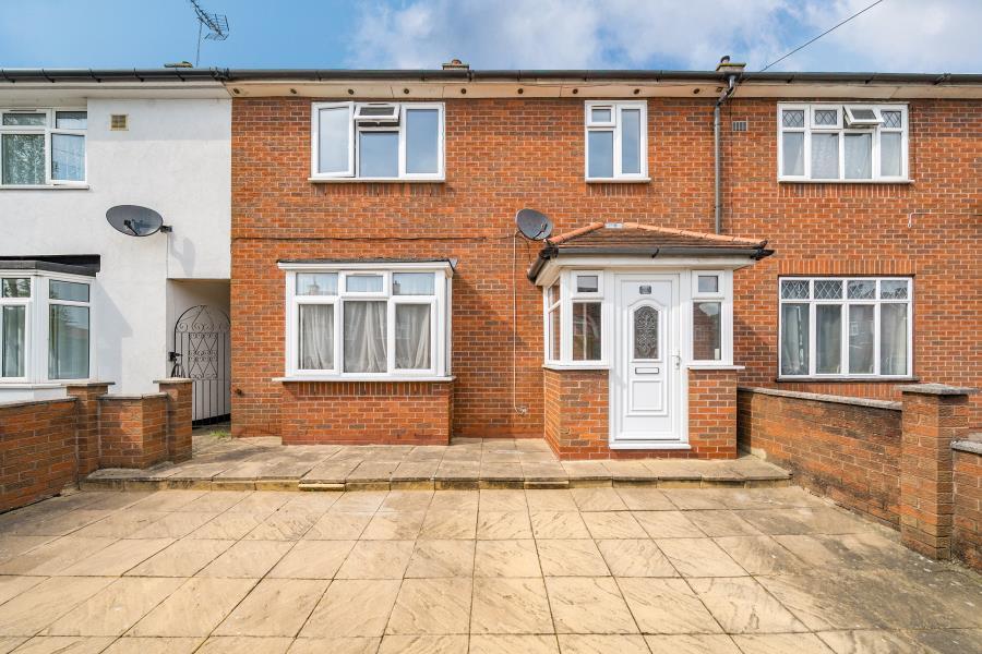 Main image of property: Robin Grove, Kenton, HA3 9TP