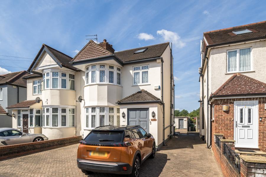 Main image of property: Kingshill Drive, Kenton, HA3 8QD