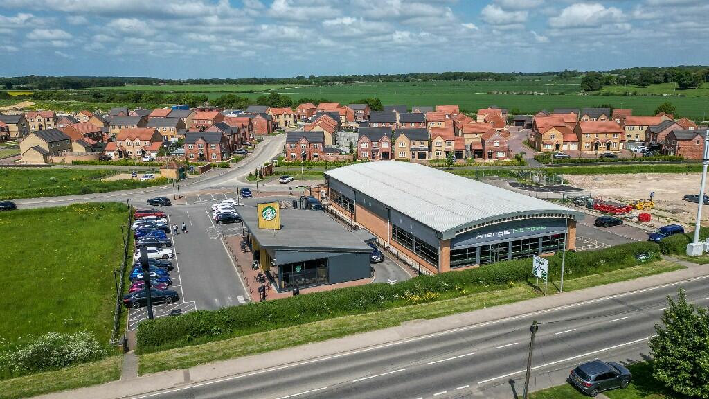 Outoftown retail property to lease in Roman Gate, Nettleham Road