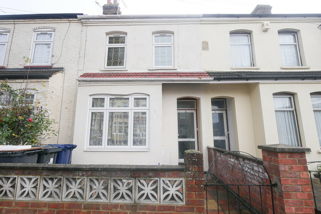 Main image of property: Mount Avenue, Southall